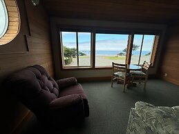 Sunset Oceanfront Lodging