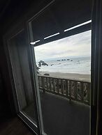 Sunset Oceanfront Lodging