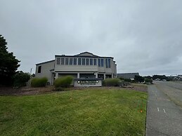 Sunset Oceanfront Lodging