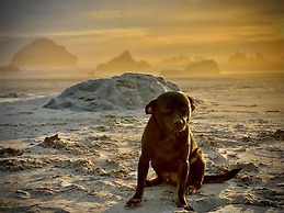 Sunset Oceanfront Lodging