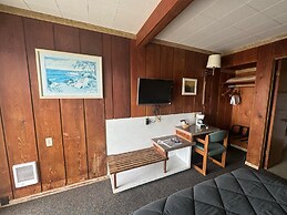 Sunset Oceanfront Lodging