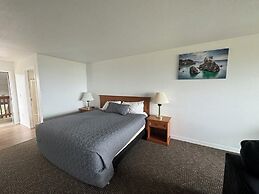 Sunset Oceanfront Lodging