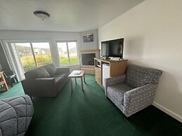 Sunset Oceanfront Lodging