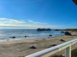 Sunset Oceanfront Lodging