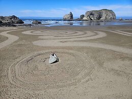 Sunset Oceanfront Lodging