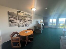 Sunset Oceanfront Lodging