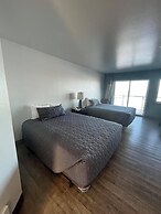 Sunset Oceanfront Lodging