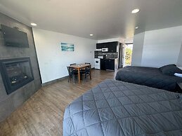 Sunset Oceanfront Lodging