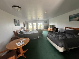 Sunset Oceanfront Lodging