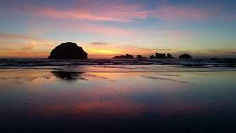 Sunset Oceanfront Lodging