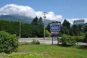 Colonial 900 Motel