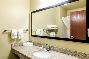 Cobblestone Inn & Suites - Cambridge
