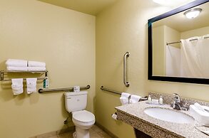 Cobblestone Inn & Suites - Cambridge