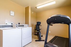 Cobblestone Inn & Suites - Cambridge