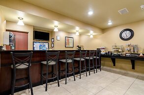 Cobblestone Inn & Suites - Cambridge