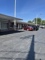 Budget Host Three Crowns Motor Lodge