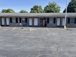 Budget Host Three Crowns Motor Lodge