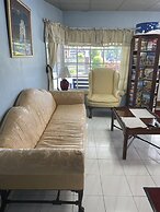 Budget Host Three Crowns Motor Lodge