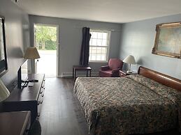 Budget Host Three Crowns Motor Lodge