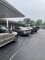 Budget Host Three Crowns Motor Lodge