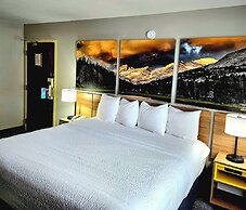 Days Inn and Suites by Wyndham Downtown Missoula-University