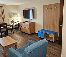 Days Inn and Suites by Wyndham Downtown Missoula-University