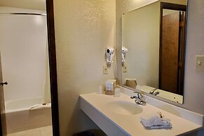 Days Inn and Suites by Wyndham Downtown Missoula-University