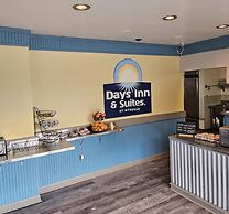 Days Inn and Suites by Wyndham Downtown Missoula-University