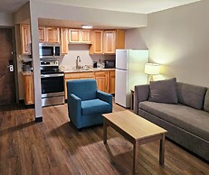 Days Inn and Suites by Wyndham Downtown Missoula-University