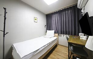 Backpackers in Yeosu - Hostel