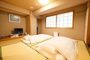 Tennen Onsen Matsuyama New Grand Hotel