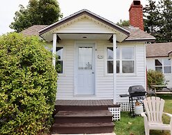 Shining Waters Cottages