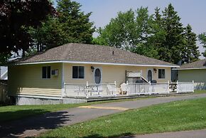 Shining Waters Cottages