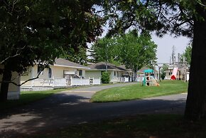 Shining Waters Cottages