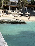 Maria's Kan Kin with Private Beach