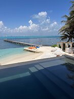 Maria's Kan Kin with Private Beach