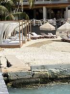 Maria's Kan Kin with Private Beach