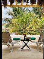 Maria's Kan Kin with Private Beach