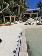 Maria's Kan Kin with Private Beach