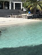 Maria's Kan Kin with Private Beach