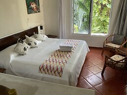 Maria's Kan Kin with Private Beach