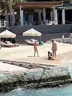 Maria's Kan Kin with Private Beach