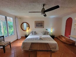 Maria's Kan Kin with Private Beach