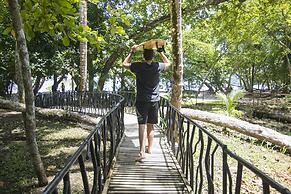 Oceanfront Hotel Verde Mar direct access to the beach