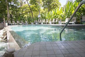 Oceanfront Hotel Verde Mar direct access to the beach