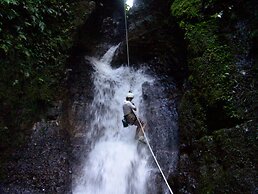 Oceanfront Hotel Verde Mar direct access to the beach