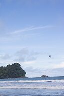 Oceanfront Hotel Verde Mar direct access to the beach