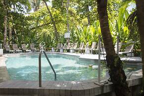 Oceanfront Hotel Verde Mar direct access to the beach