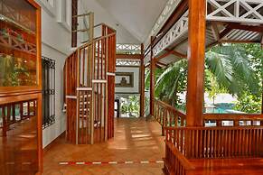 Oceanfront Hotel Verde Mar direct access to the beach