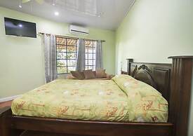 Oceanfront Hotel Verde Mar direct access to the beach